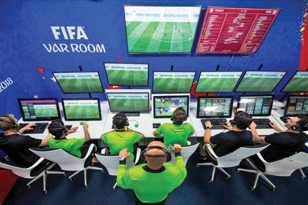 Vai trò của Var trong bóng đá