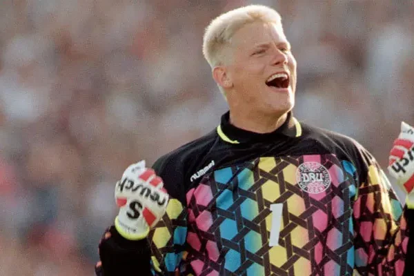Khám phá Tiểu Sử và Sự Nghiệp của Peter Schmeichel